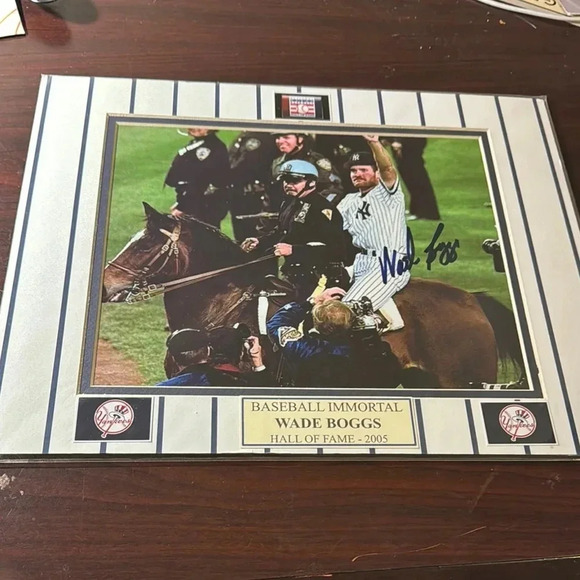 Baseball Immortal Wade Boggs Hall of Fame 2005 Framed Photo - autographed - Picture 1 of 1